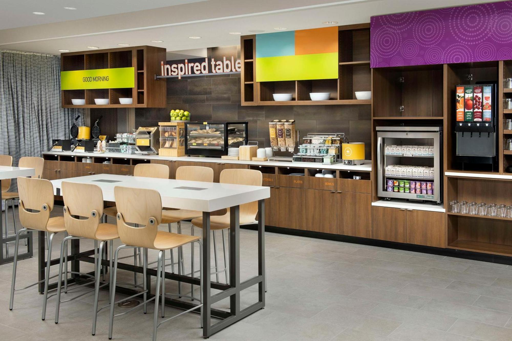 Home2 Suites By Hilton Fort Myers Airport エクステリア 写真